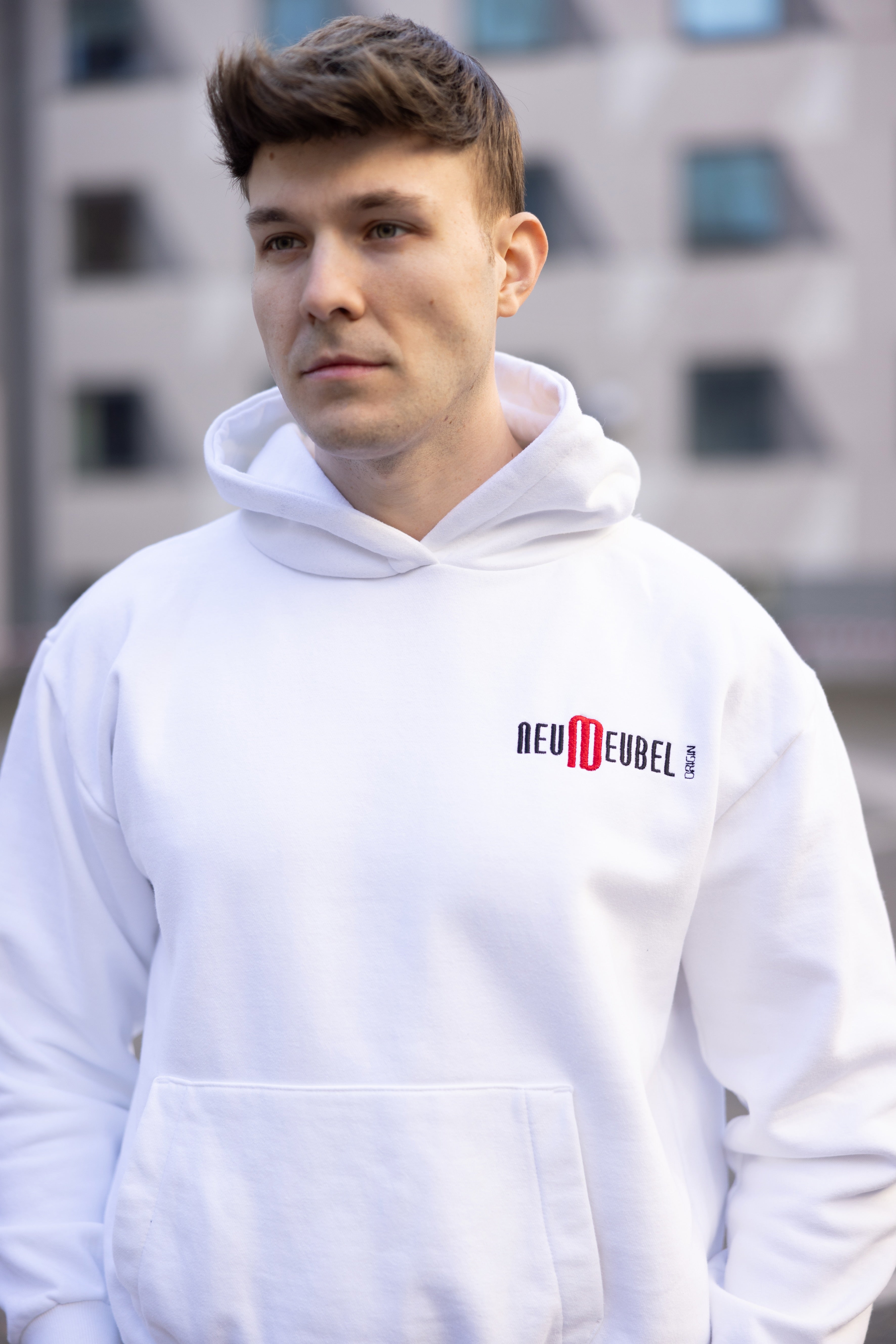 Hoodie Courage m. Logo Stickerei Kapuze White * :)